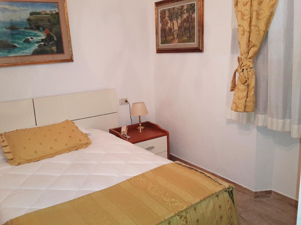 Hotel Tirreno Castiglioncello Habitación foto